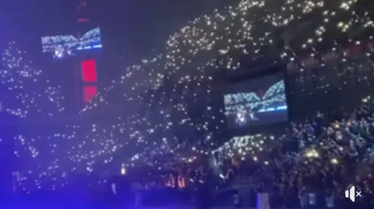 Das Weihnachtssingen im Kölner Stadion