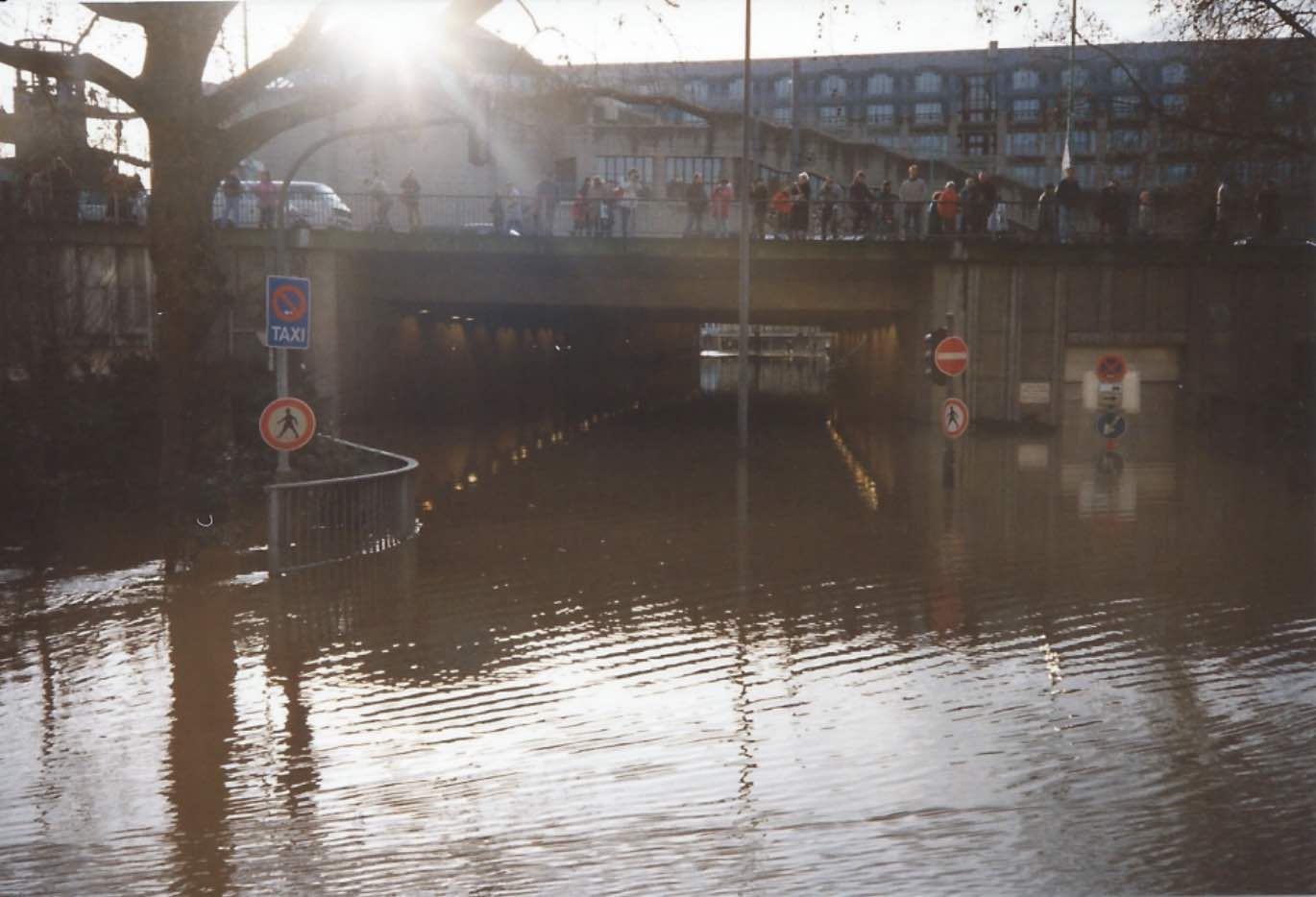 Kölner Jahrhunderthochwasser In Den 90er-Jahren: Die Chronologie Einer ...