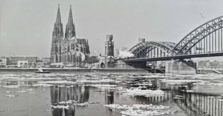 Rhein gefroren
