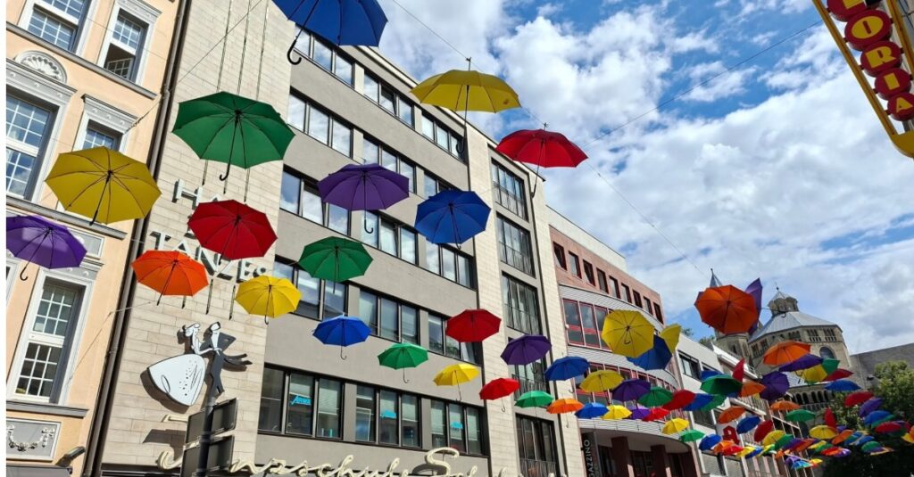 Bunte Regenschirme Köln