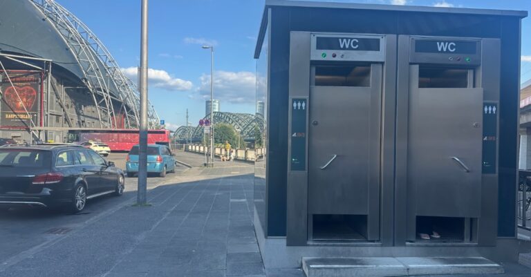 Toilette Kölner Hauptbahnhof