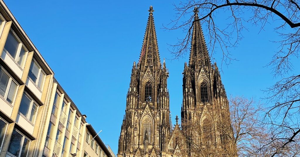 Kölner Dom schwarz
