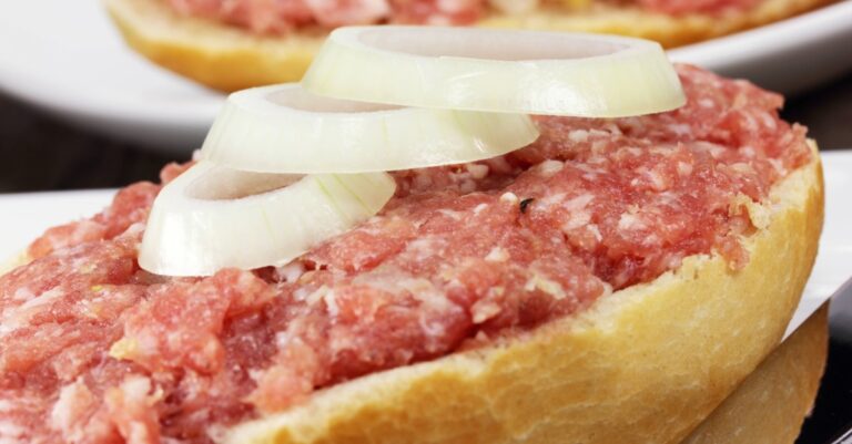 Mettbrötchen