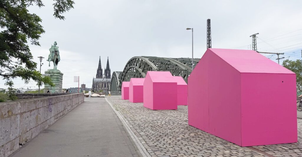 Pinke Häuser
