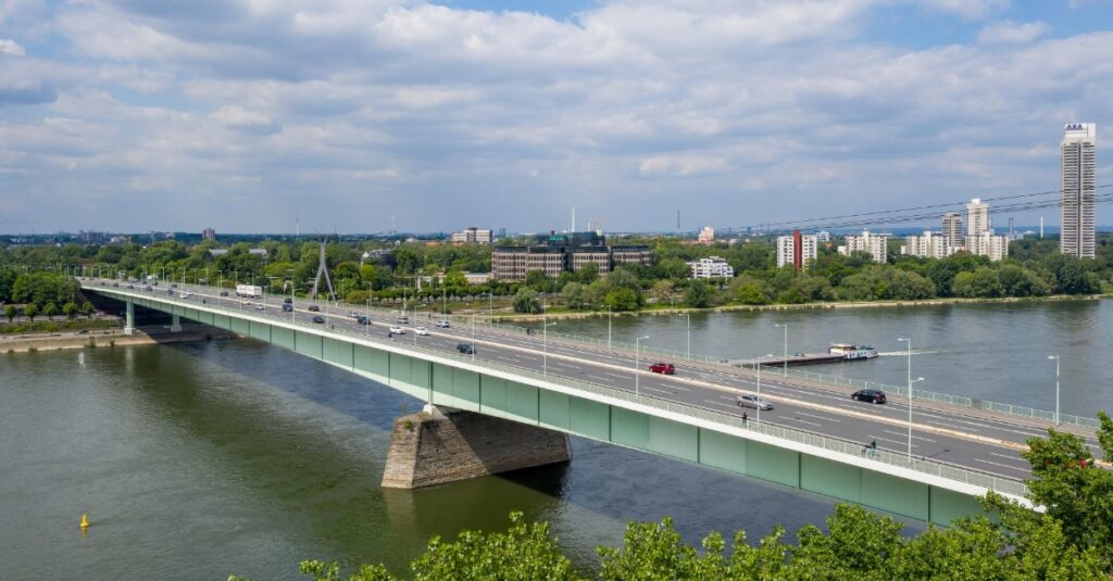 Ansicht der Zoobrücke Köln